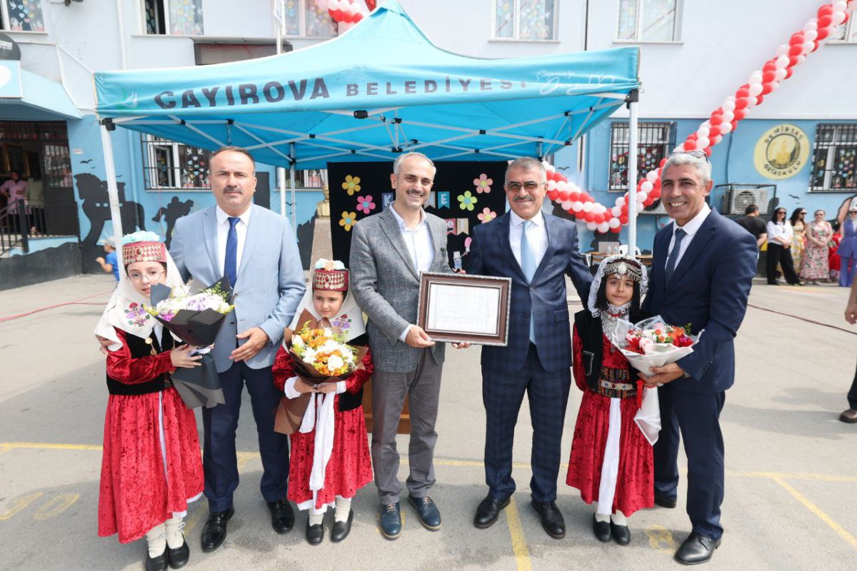 Çayırova’da karne heyecanı yaşandı
