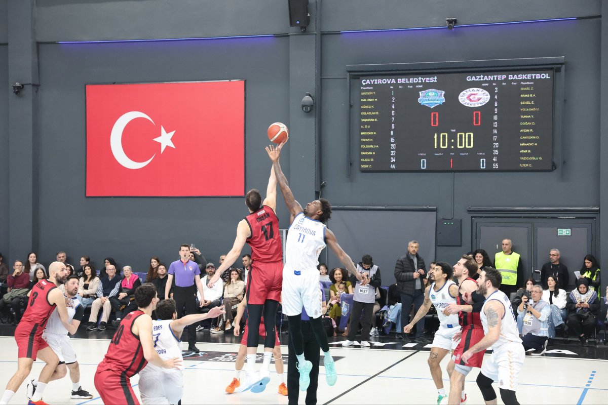  Çayırova Belediyesi, son saniye basketiyle liderliği aldı