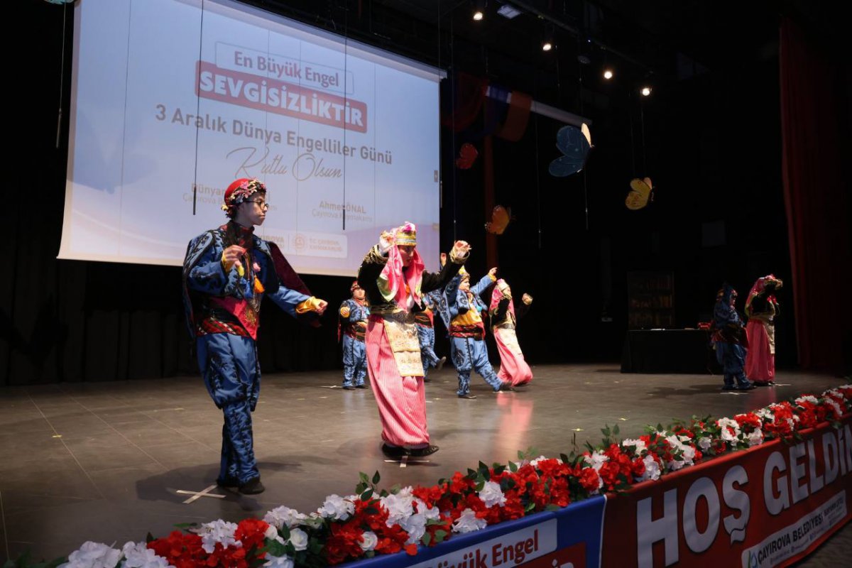 Çayırovalı özel bireylerin hünerleri ayakta alkışlandı