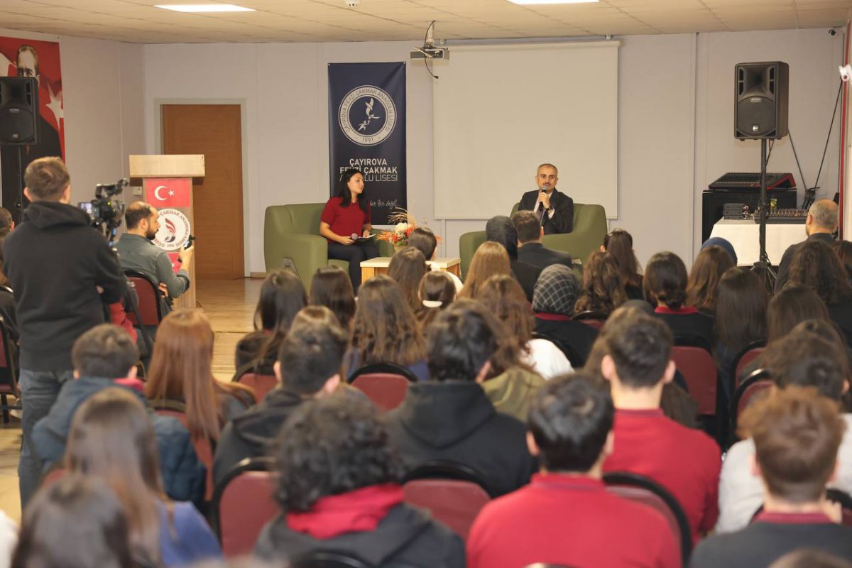 Çiftçi, Fevzi Çakmak Lisesi’ndeki gençlerle bir araya geldi