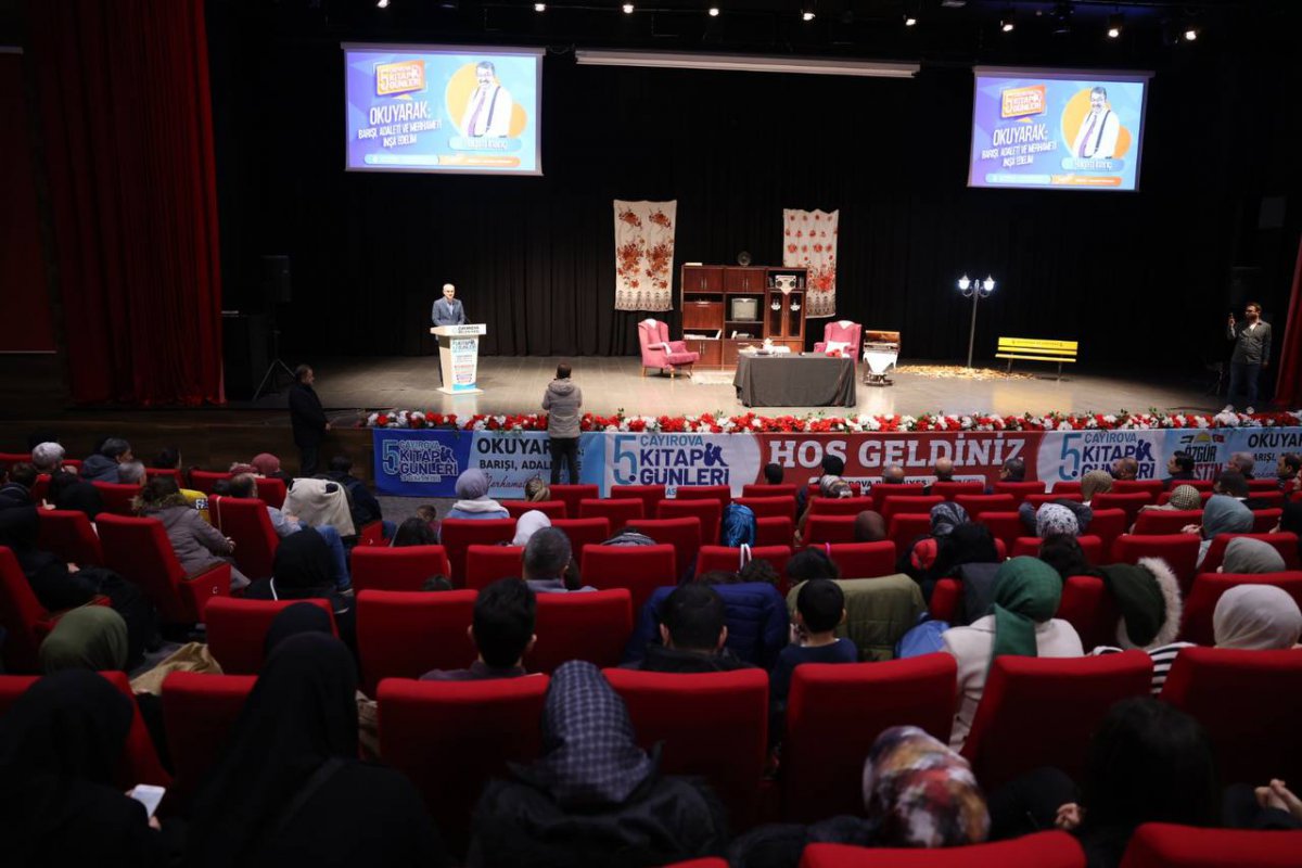 İnanç, Çayırova’da hayata şiirden bakmayı anlattı