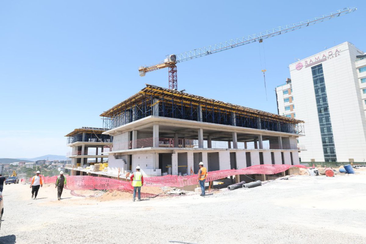 Başkan Çiftçi, geleceğin mühendislerine spor lisesini anlattı