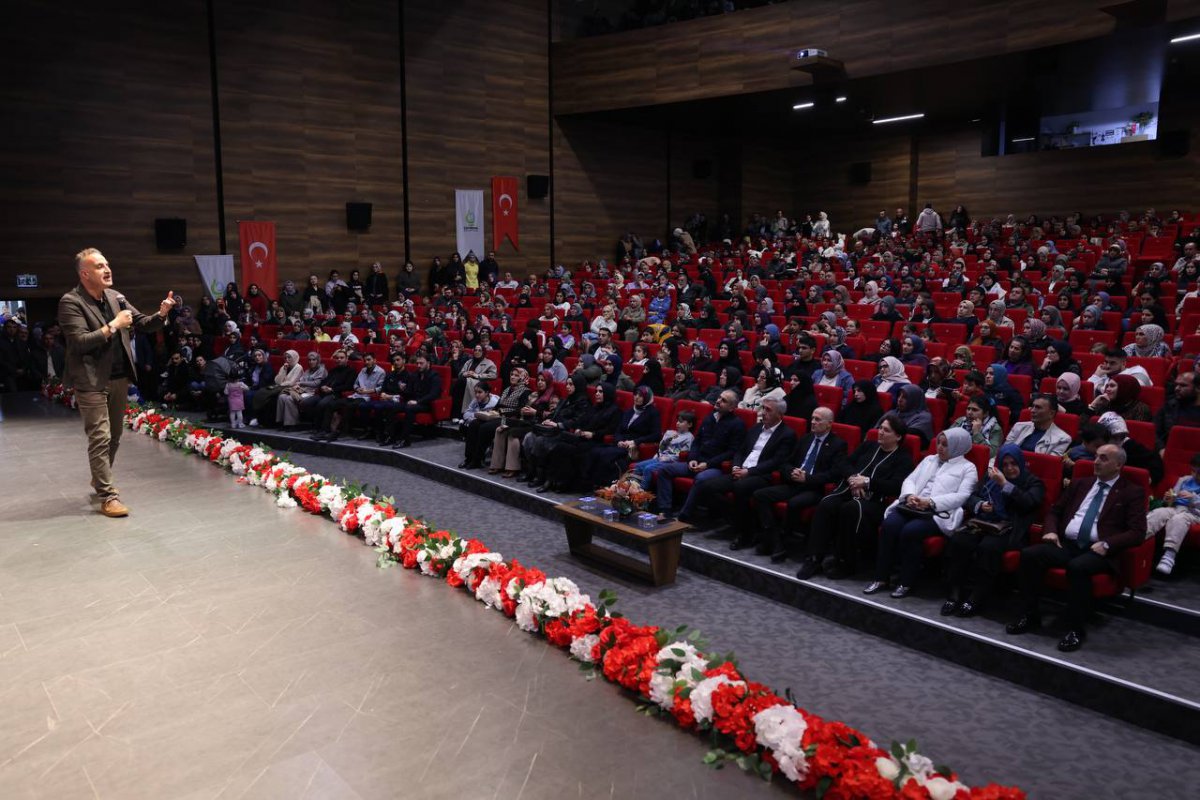 Bekir Develi, Çayırovalı sevenleriyle bir araya geldi