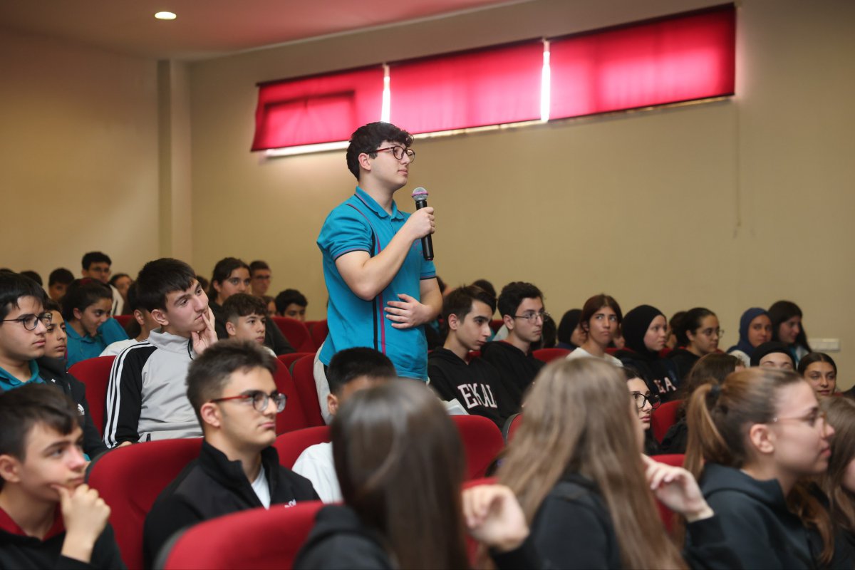 “Sizler, bizim geleceğimizsiniz”