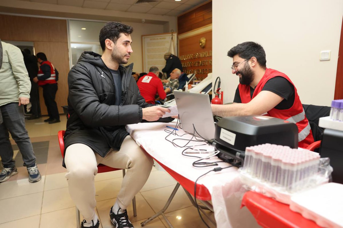 Çayırova’nın dev adamları kan bağışında bulundu