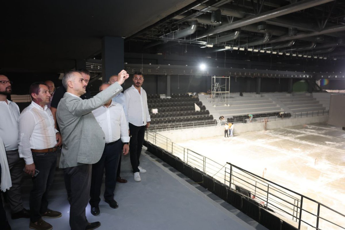 Çiftçi, yapımı devam eden projeleri inceledi