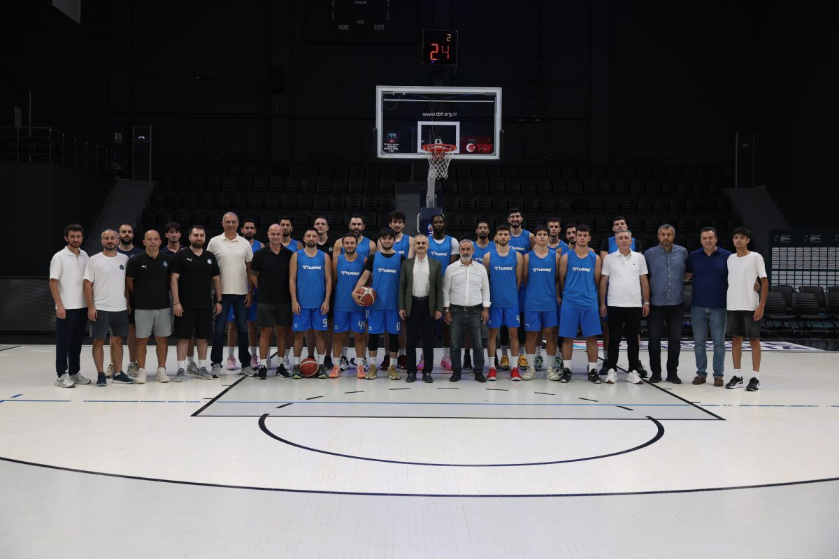 Başkan Çiftçi’den, basketbol takımına sezon öncesi ziyaret