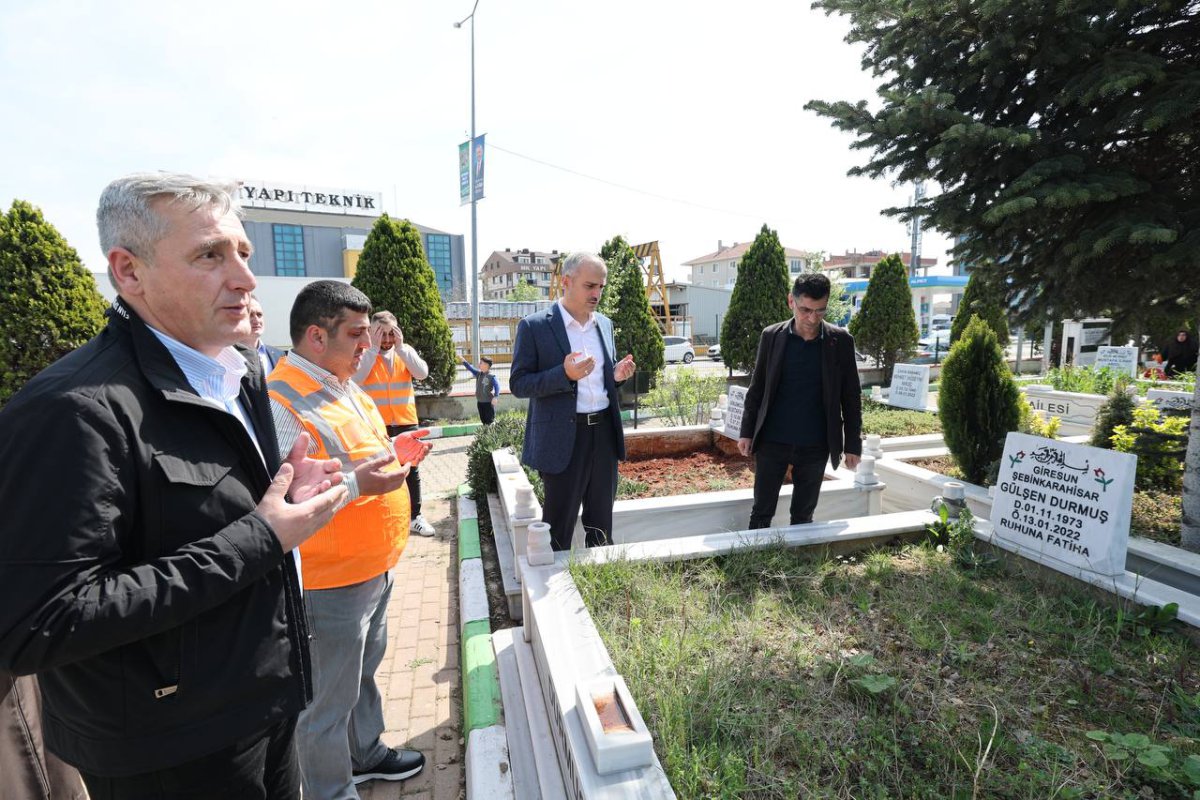 Çiftçi, kabir ziyareti yapan Çayırovalıları yalnız bırakmadı