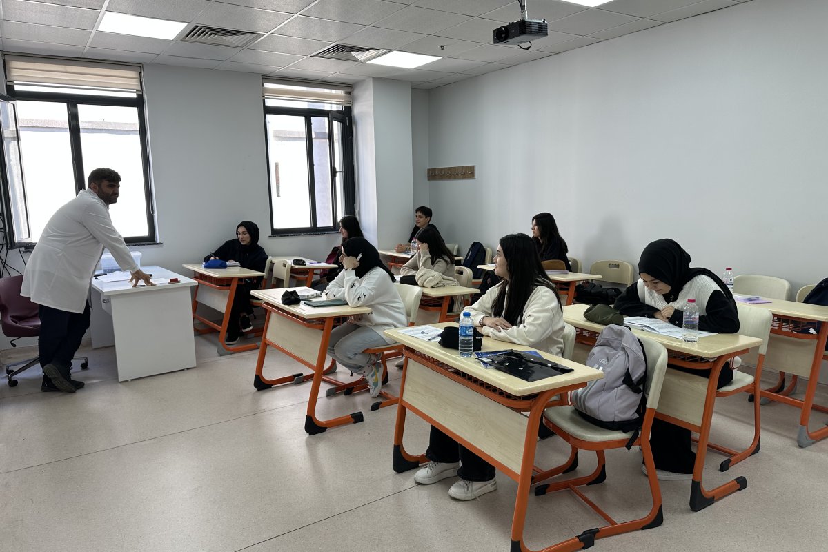 Gençlik Merkezi’nde üniversiteye hazırlık maratonu başladı