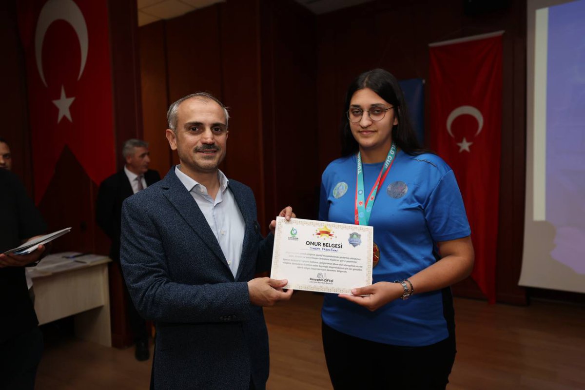 Çiftçi, “Sporcularımızın başarısı,  Çayırova'mızın ortak gururudur”