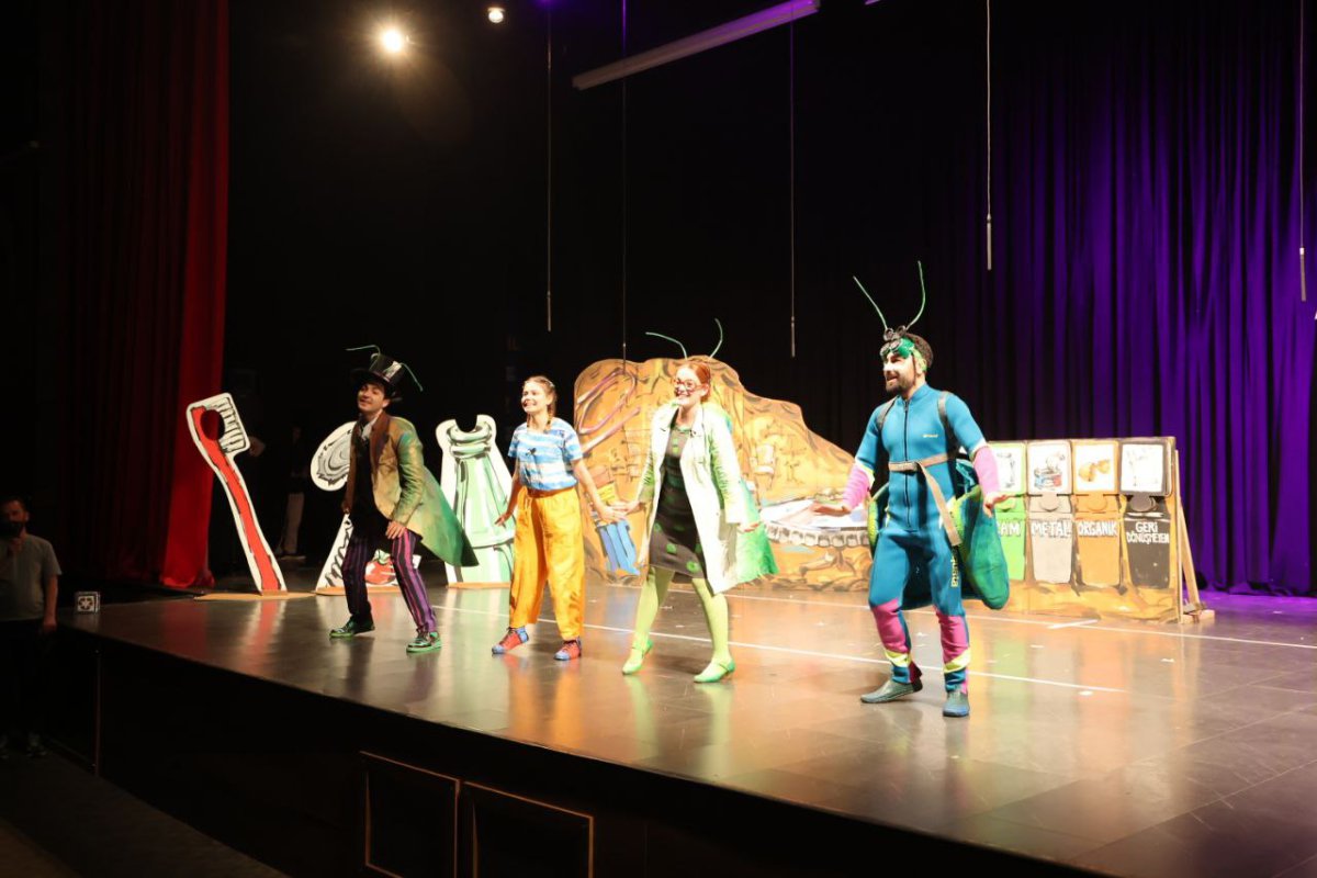 Çayırovalı minikler, geri dönüşümü eğlenerek öğrendi