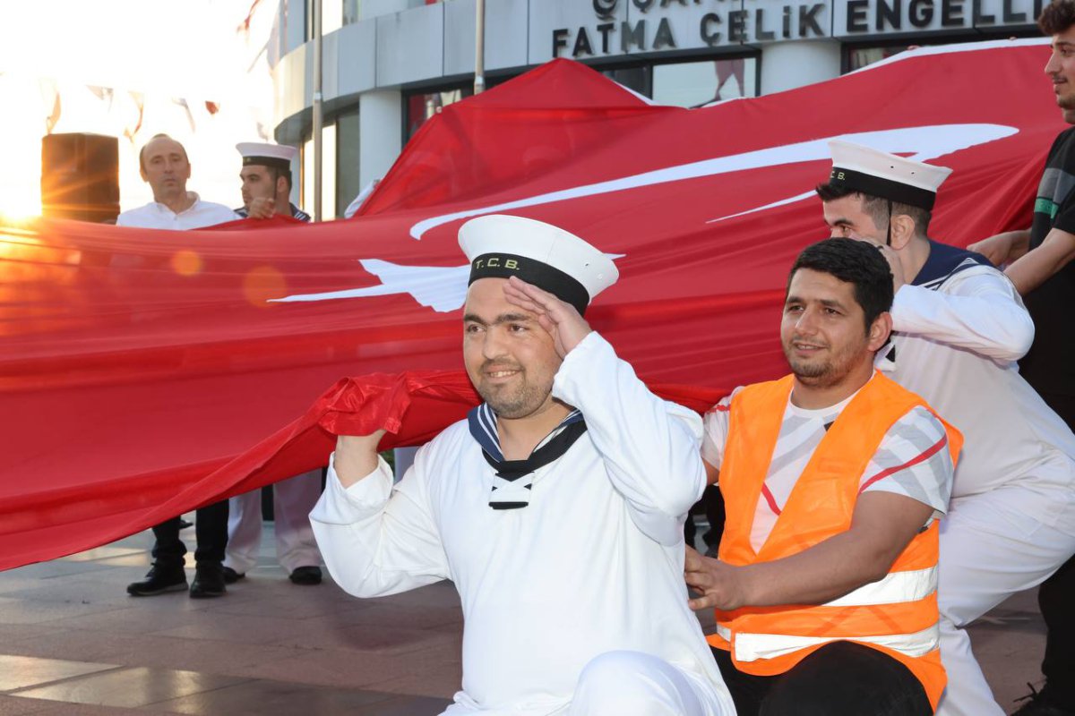 Çayırova’nın özel askerlerine kına gecesi