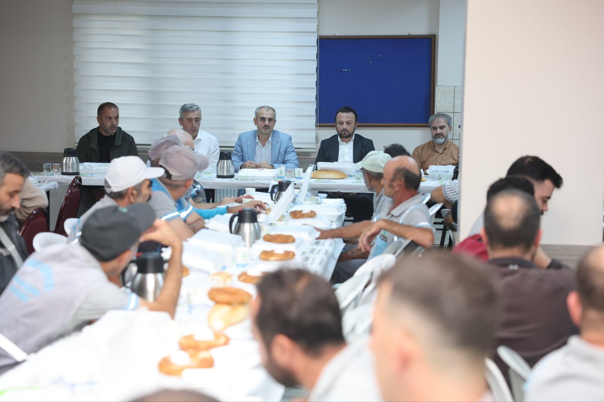 Başkan Çiftçi, temizlik personellerini mesaiye uğurladı