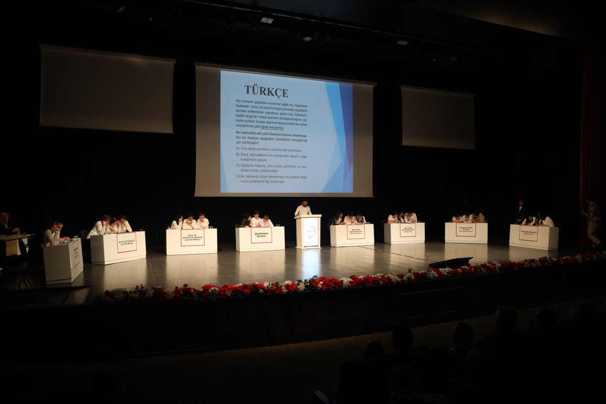 Çayırova’da bilgi evi öğrencileri, bilgilerini yarıştırdı