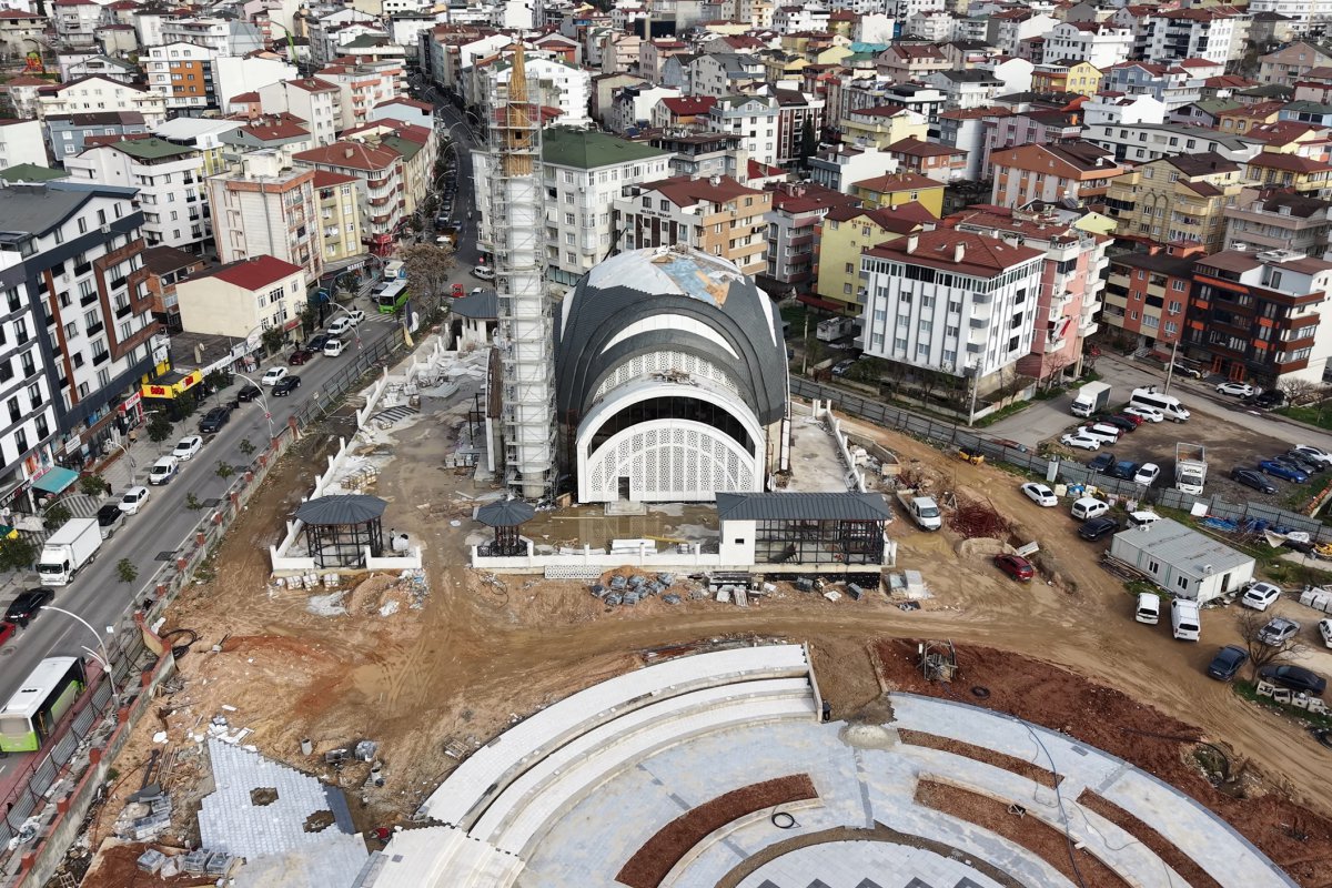 Kent Meydanı’nda çalışmalar tam gaz devam