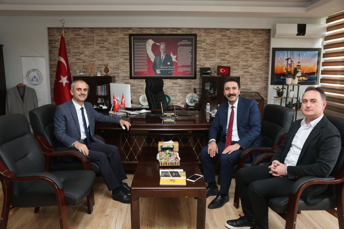 “Sizler, bizim geleceğimizsiniz”