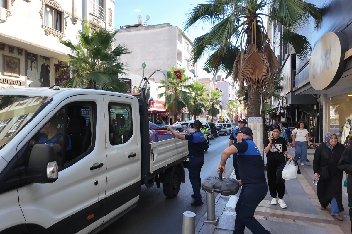 Çayırova Zabıtası, caddelerde işgallere geçit vermiyor