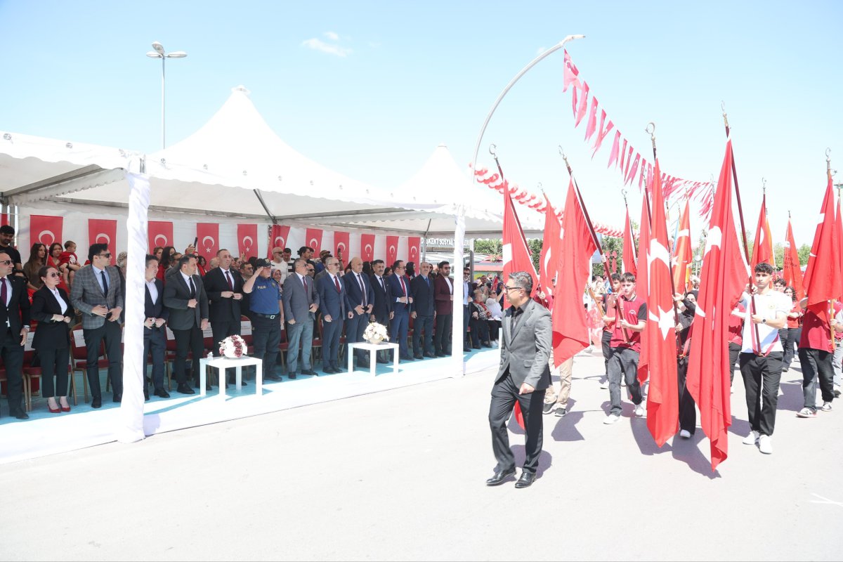 Çayırova’da 19 Mayıs coşkusu