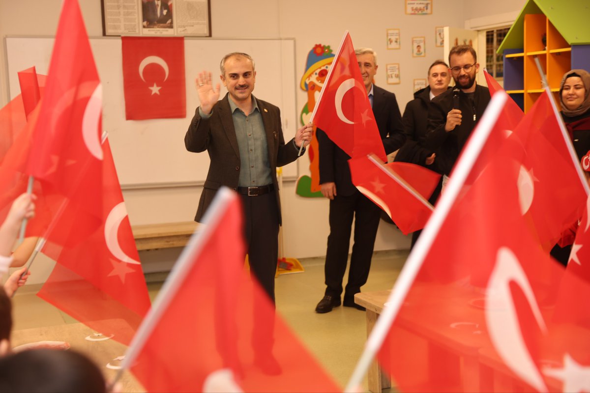 Çayırova’daki çocuk kulüplerinde bayrak coşkusu