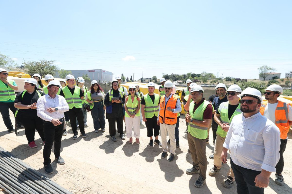 Başkan Çiftçi, geleceğin mühendislerine spor lisesini anlattı