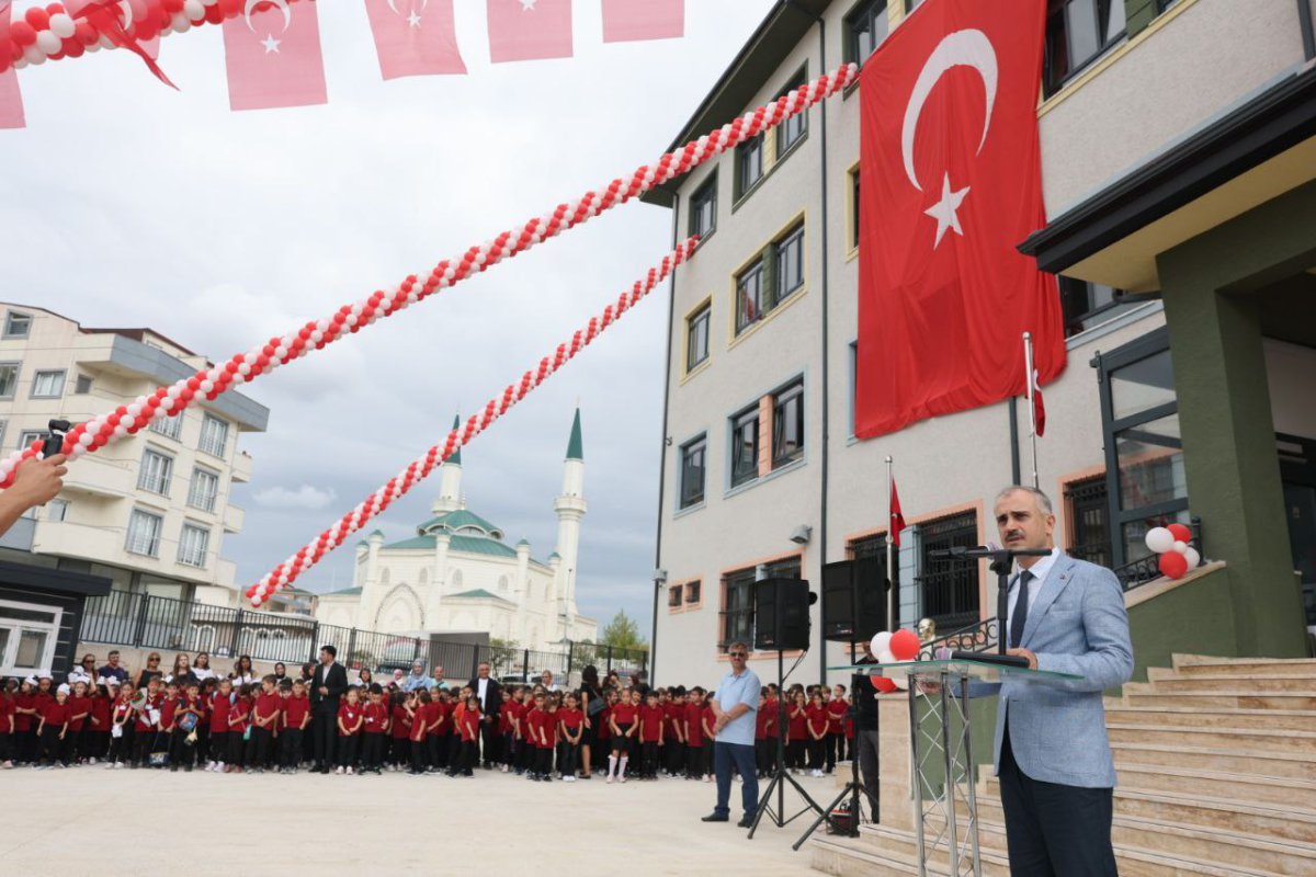 Çayırova’da ilk ders zili Akse İlkokulu’nda çaldı
