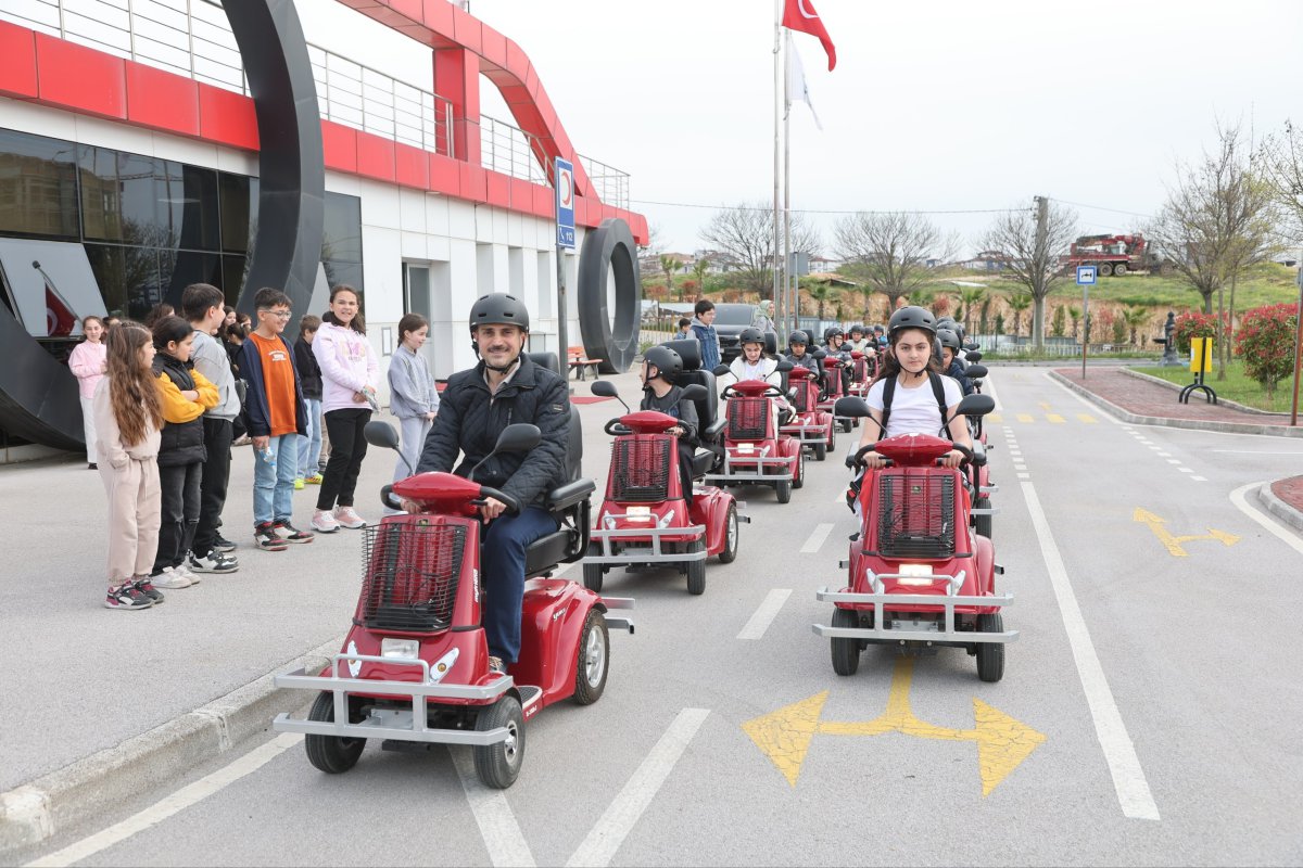 Çiftçi, Çayırovalı miniklerle, Trafik Eğitim Parkı’nda buluştu