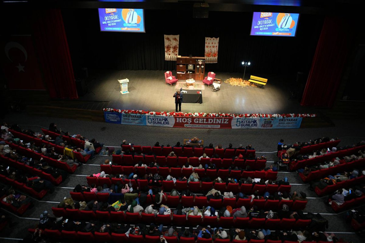 İnanç, Çayırova’da hayata şiirden bakmayı anlattı