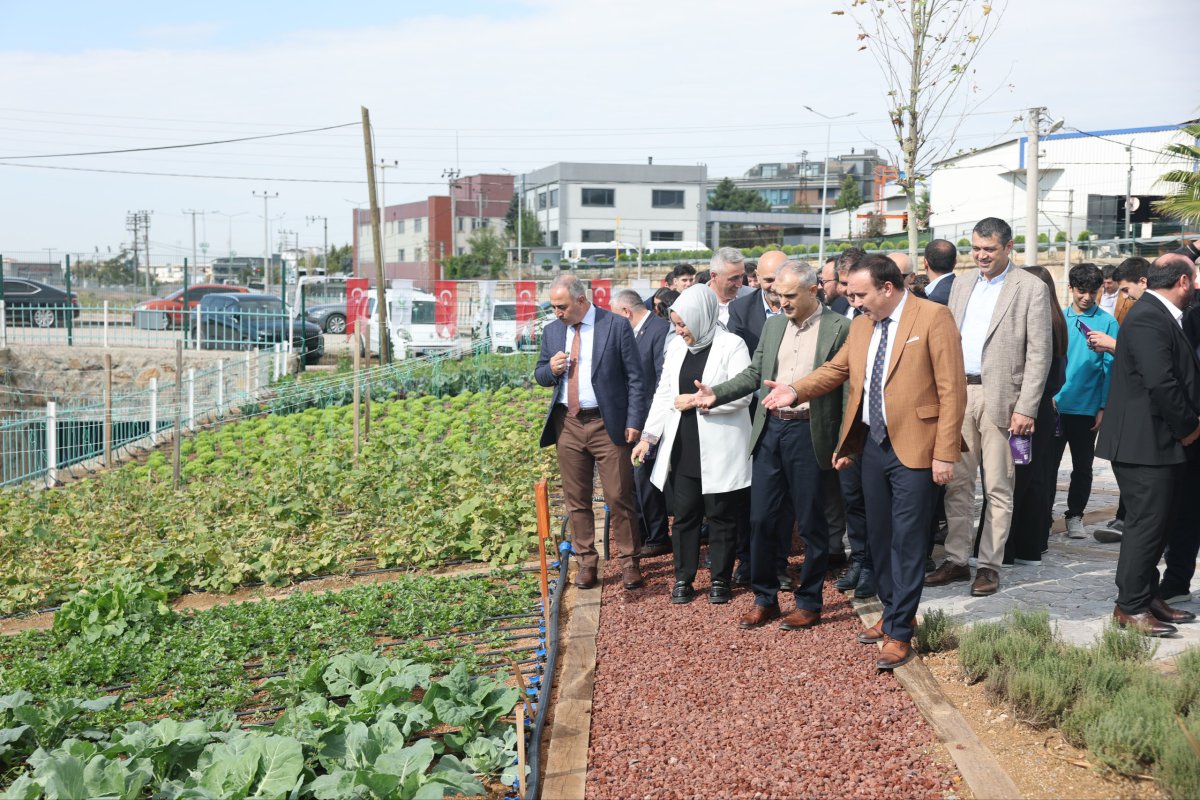 Bahçem Çayırova’nın kurdelesi kesildi