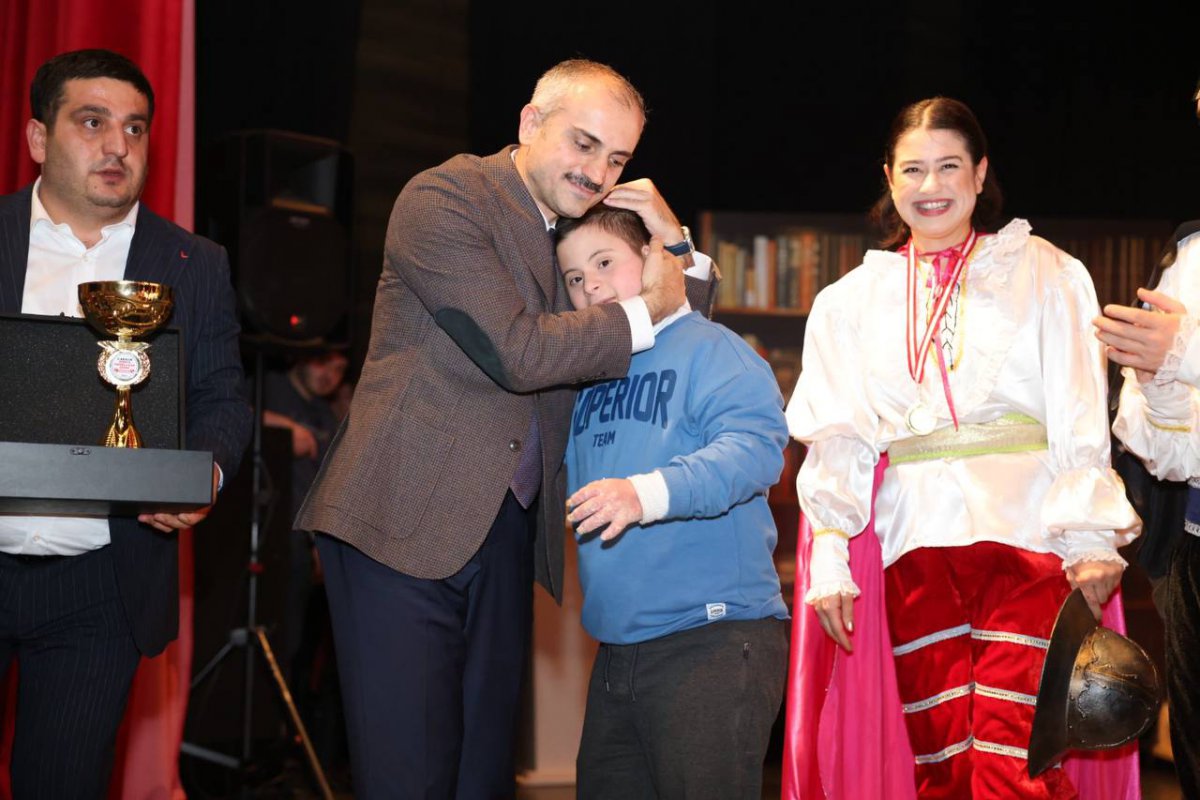 Çayırovalı özel bireylerin hünerleri ayakta alkışlandı