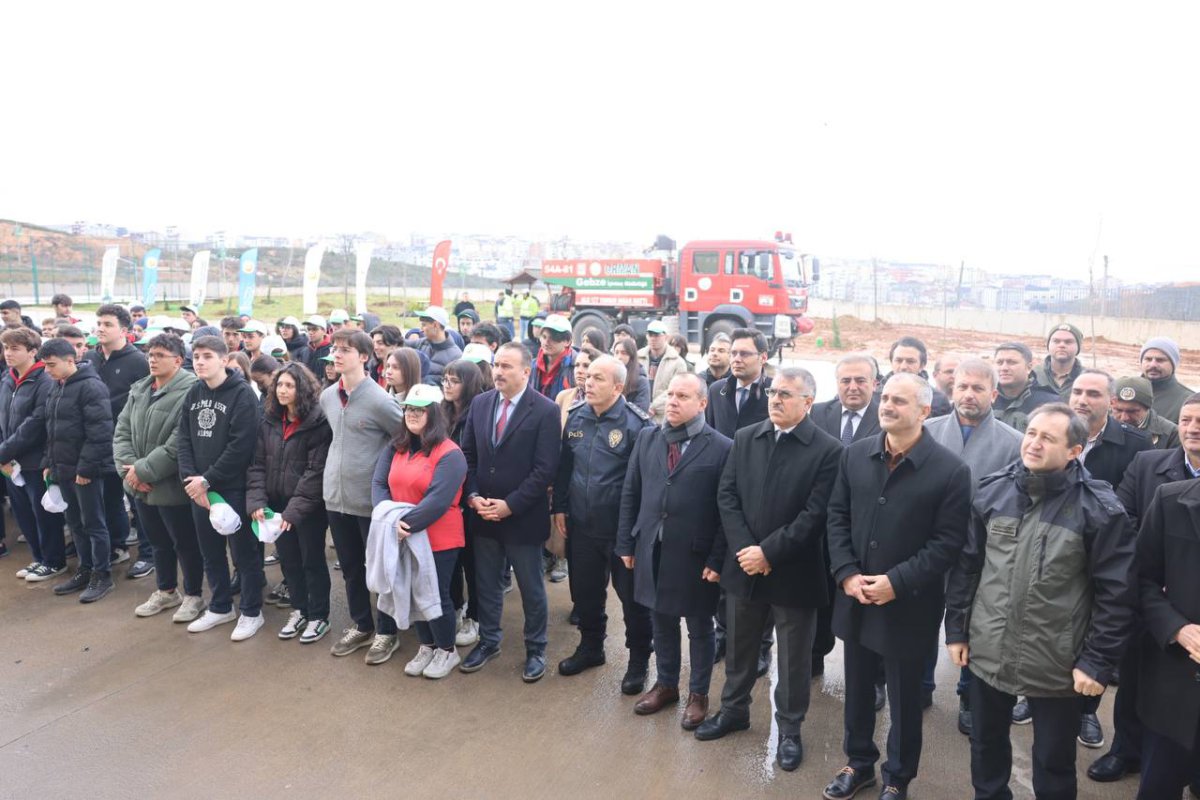 Çayırova’da fidanlar toprakla buluştu