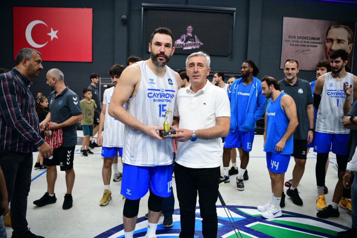 İlkan Karaman Turnuvası’nın kazananı Çayırova Belediyesi