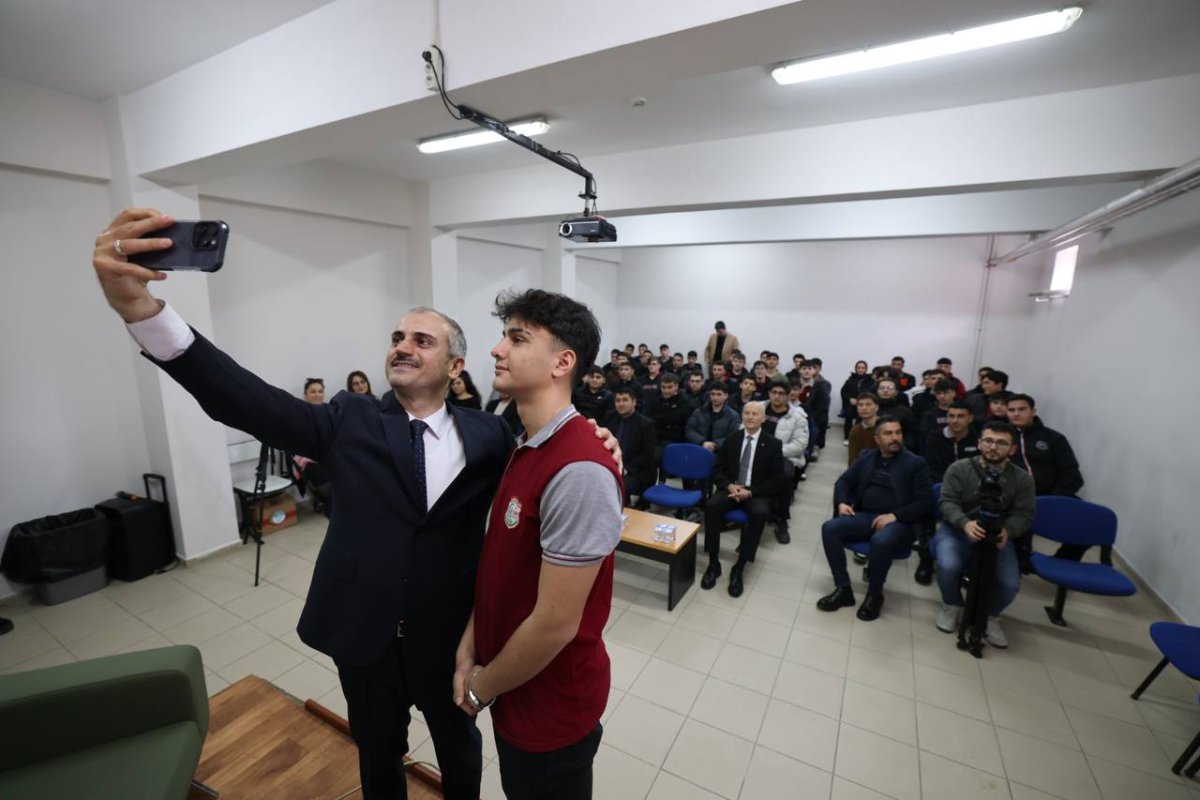 Çiftçi, Hatice Bayraktar MTAL öğrencileriyle buluştu