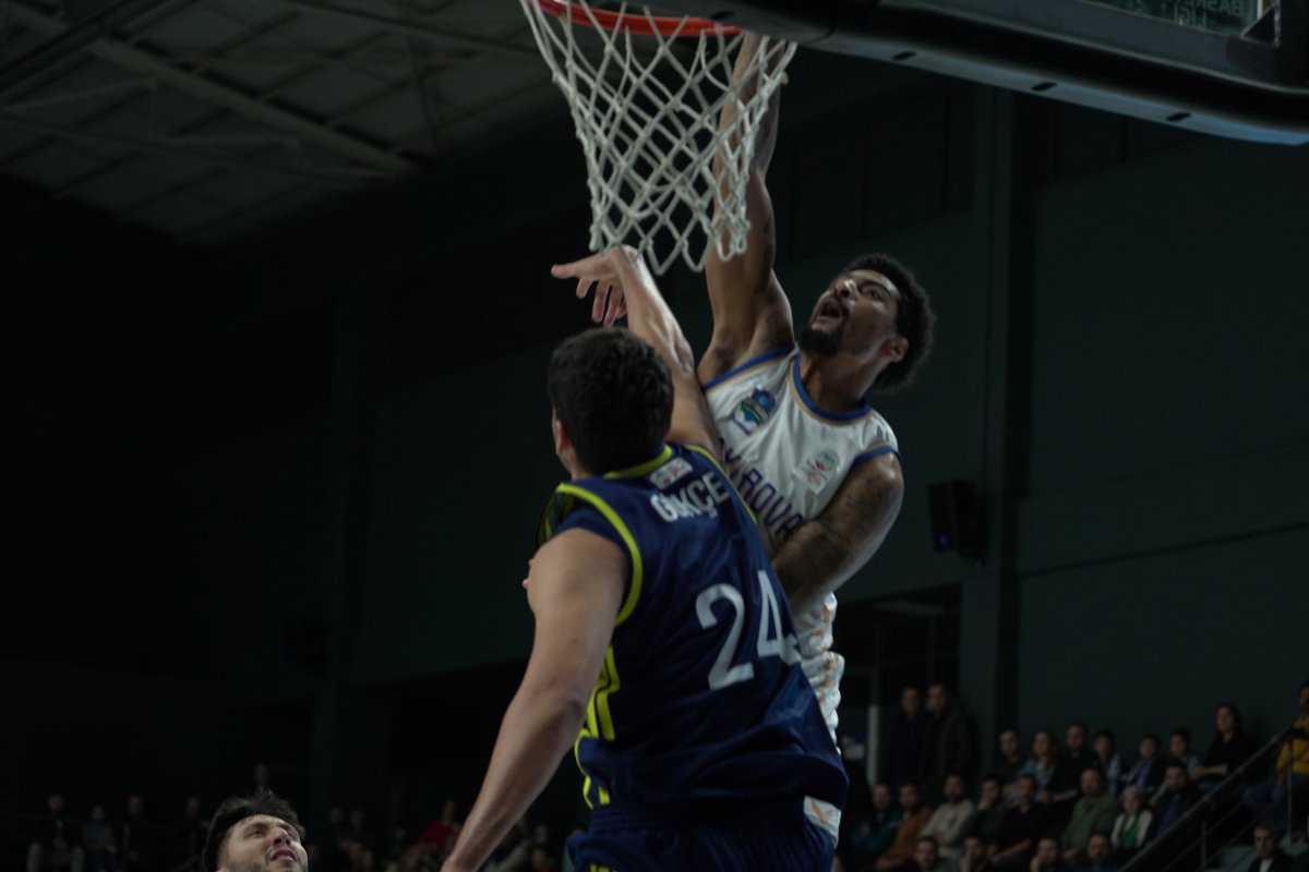 Çayırova Belediyesi, Fenerbahçe Koleji’ni mağlup etti