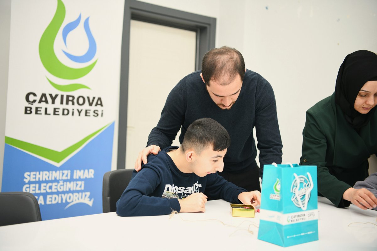 Özel bireylerden, en özel 8 Mart hediyesi