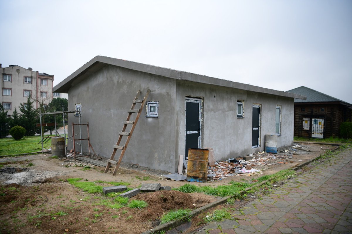 Çayırova’nın parklarında revizyon çalışmaları sürüyor