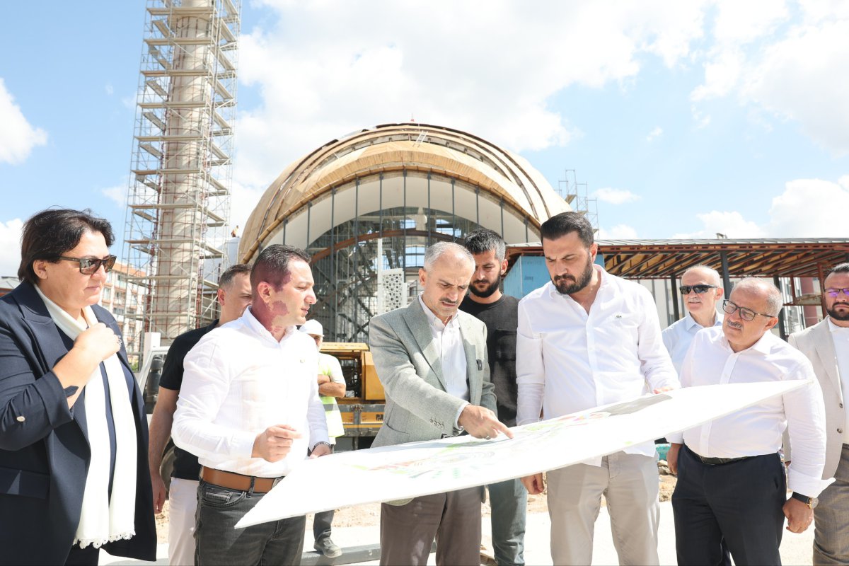 Çiftçi, yapımı devam eden projeleri inceledi