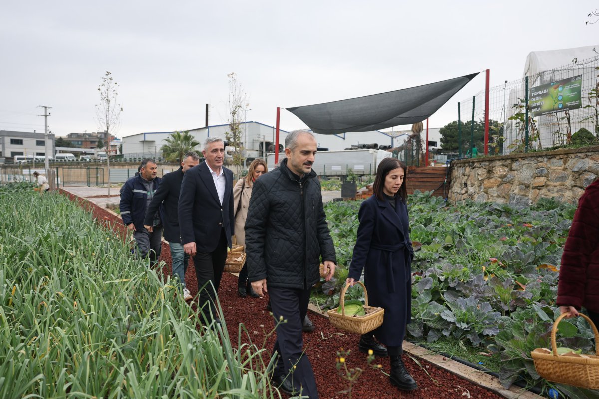  Bahçem Çayırova'da 'Toprak ve Sanat' atölyesi etkinliği gerçekleştirildi