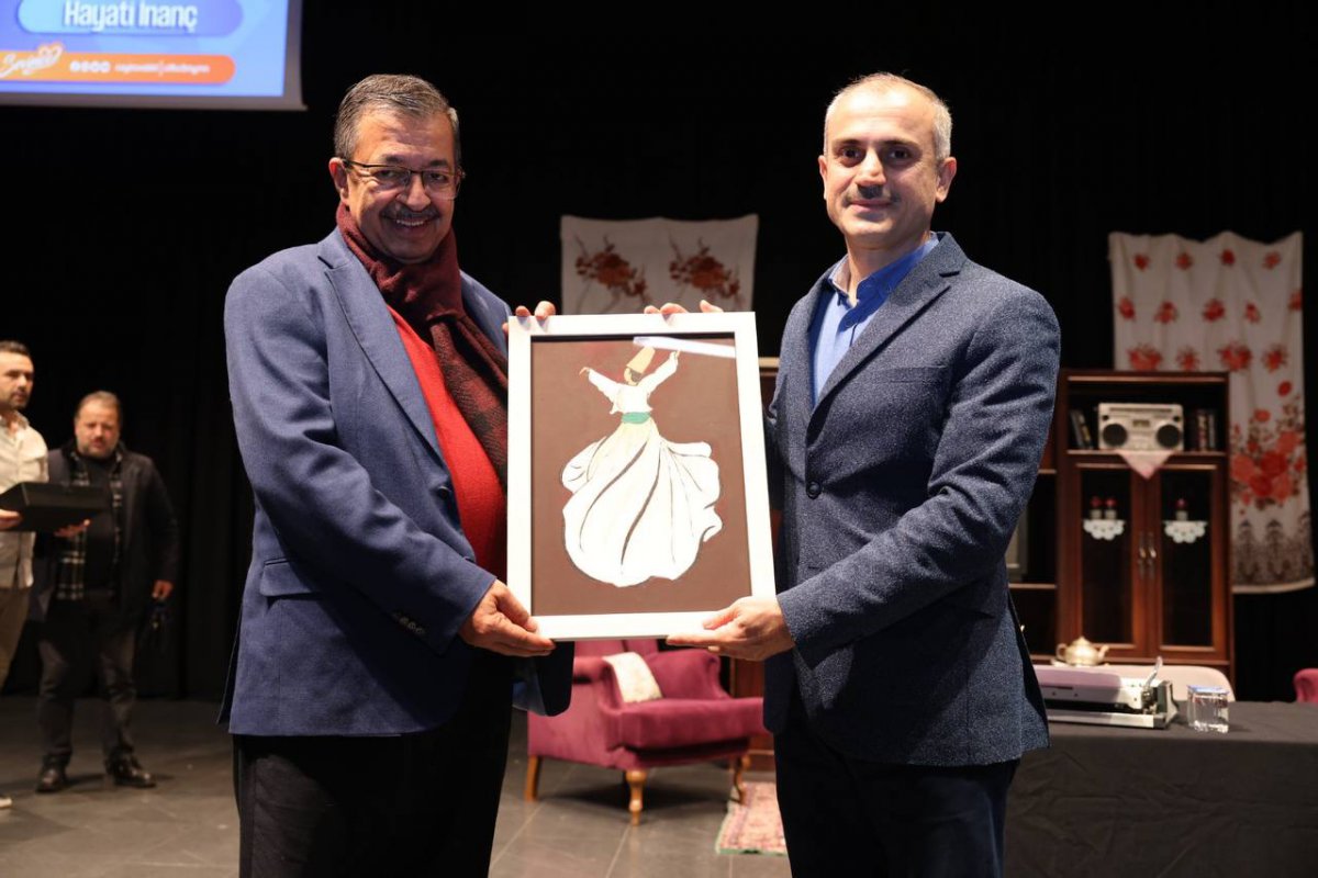 İnanç, Çayırova’da hayata şiirden bakmayı anlattı