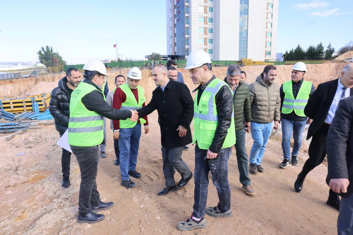 Çiftçi, spor lisesi inşaatını inceledi