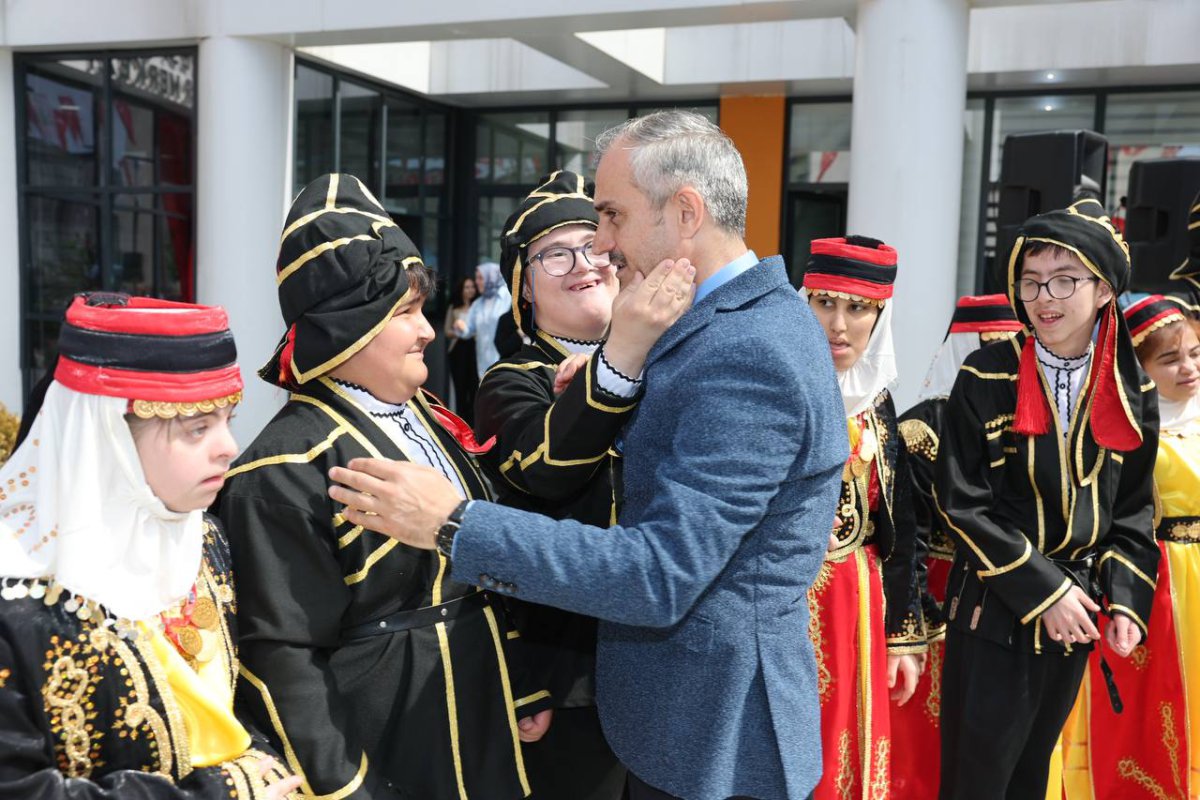 Özel bireylerden, Çayırova’da en özel program