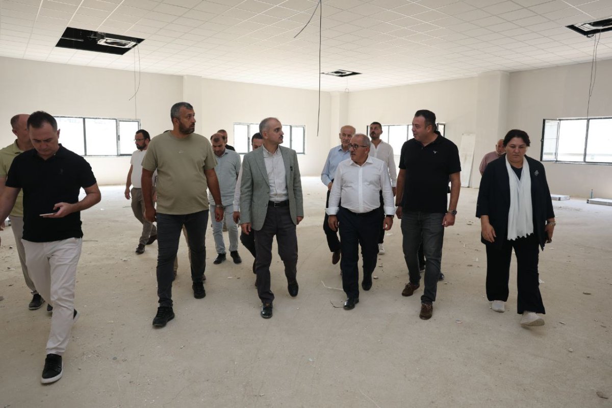 Çiftçi, yapımı devam eden projeleri inceledi