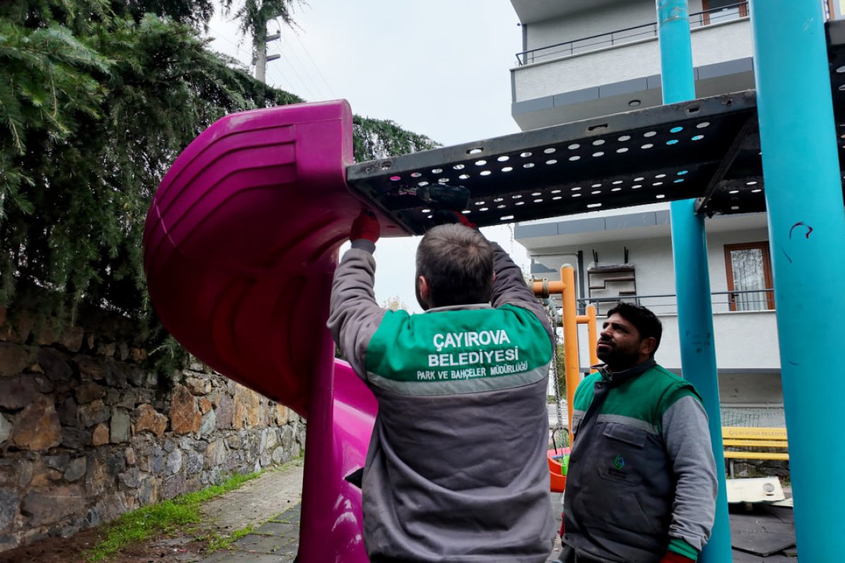 Çayırova’da iki park daha yenileniyor