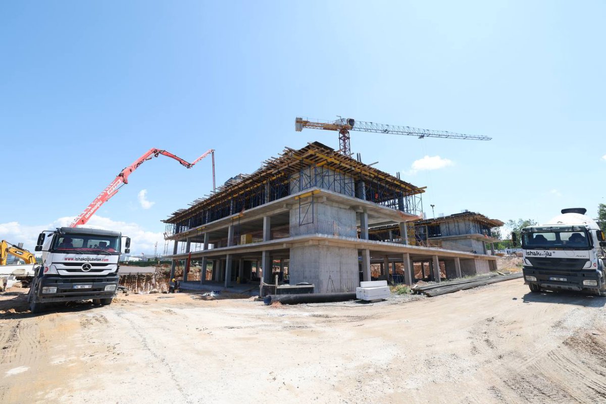 Çiftçi, Çayırova’ya eğitim ve spor alanında sınıf atlatacak projeyi inceledi