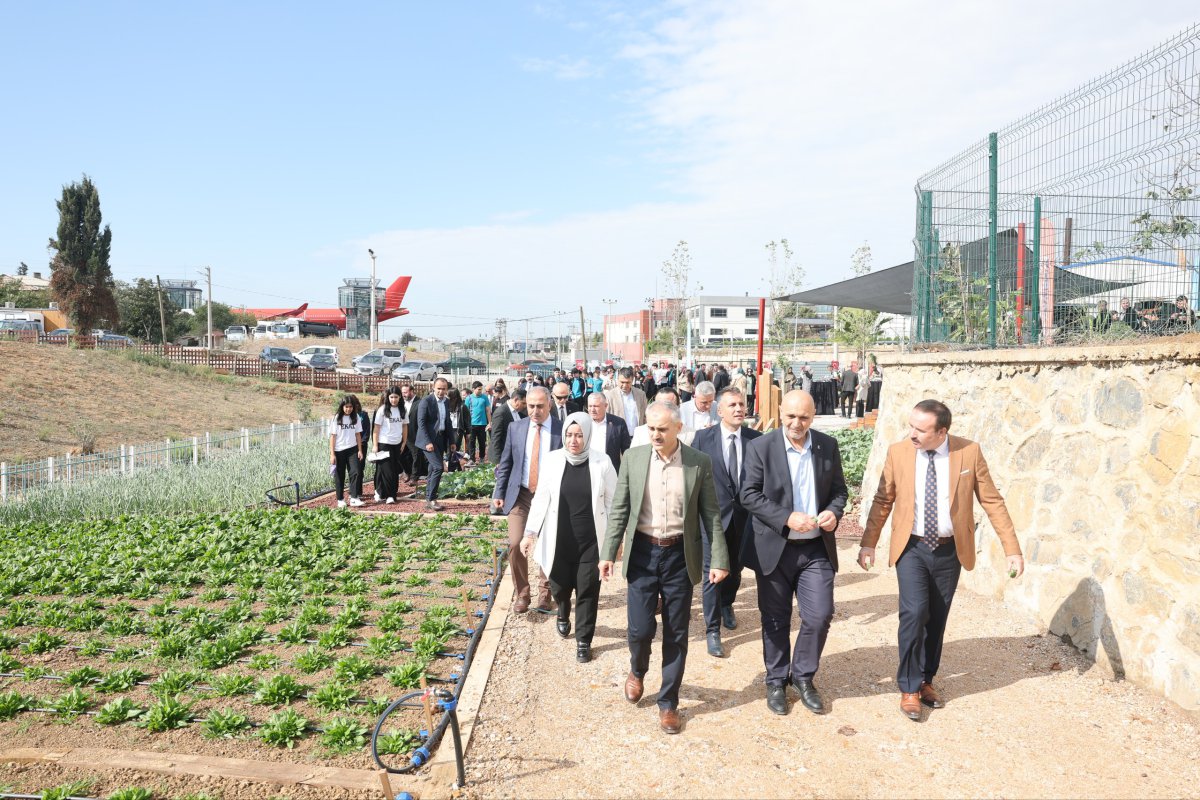 Bahçem Çayırova’nın kurdelesi kesildi