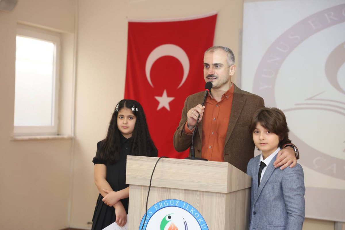 Çiftçi, miniklerin karne heyecanına ortak oldu