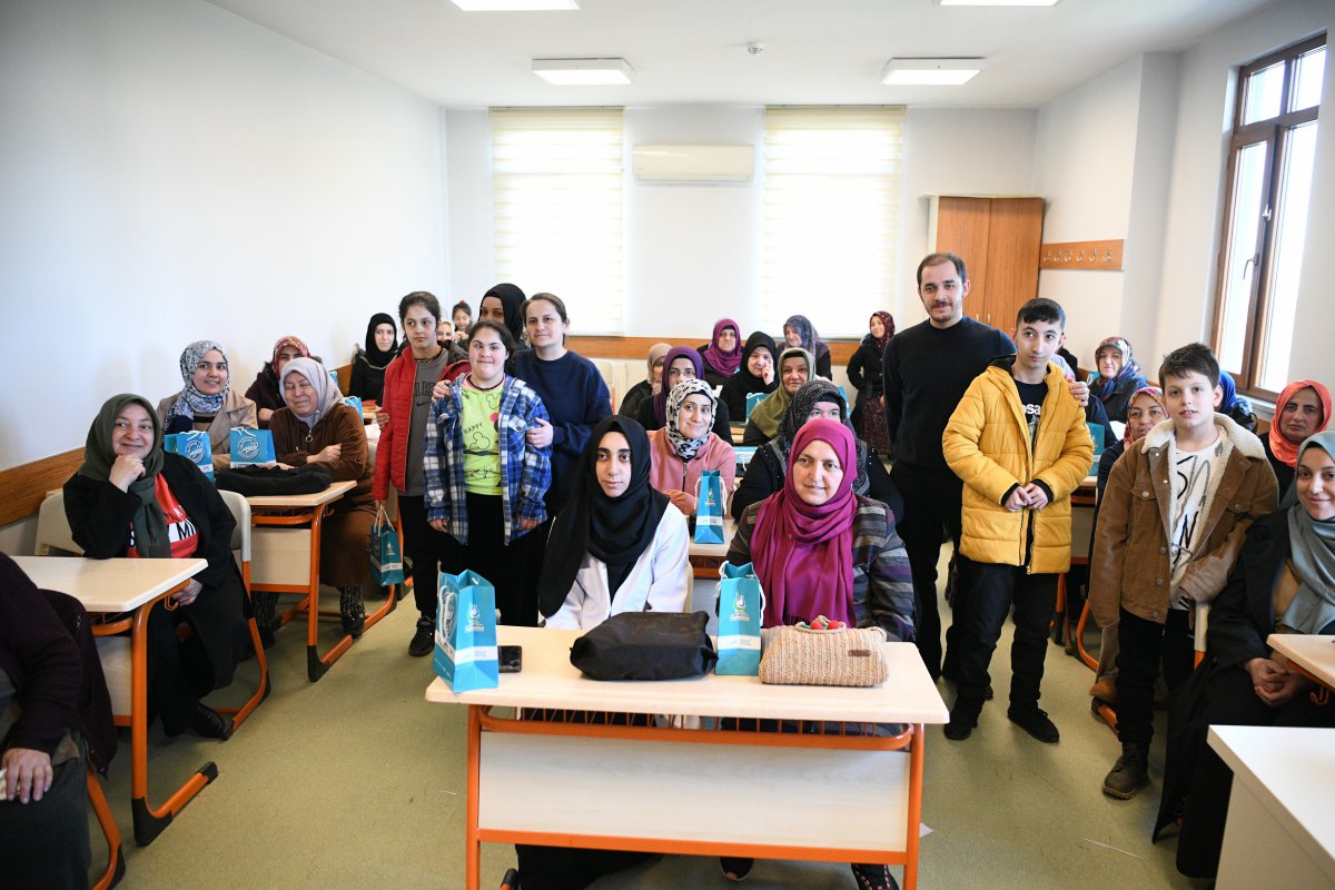 Özel bireylerden, en özel 8 Mart hediyesi