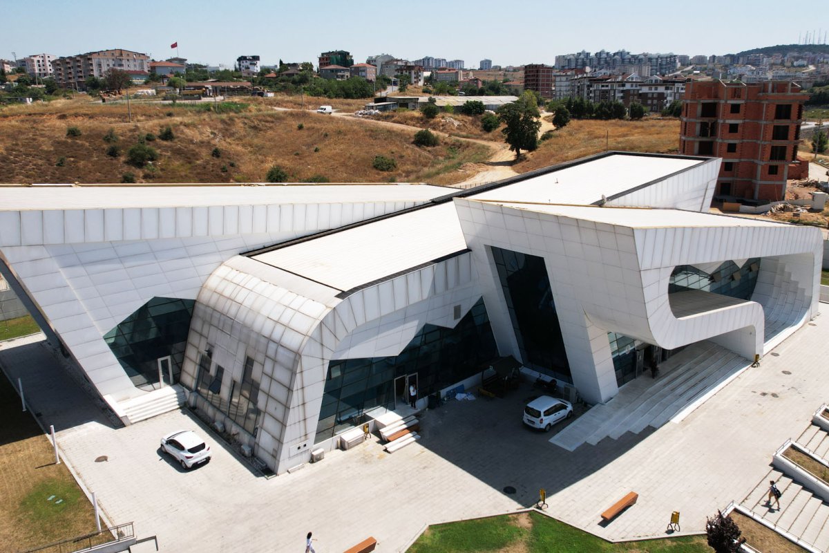 Yarı Olimpik Yuzme Havuzu