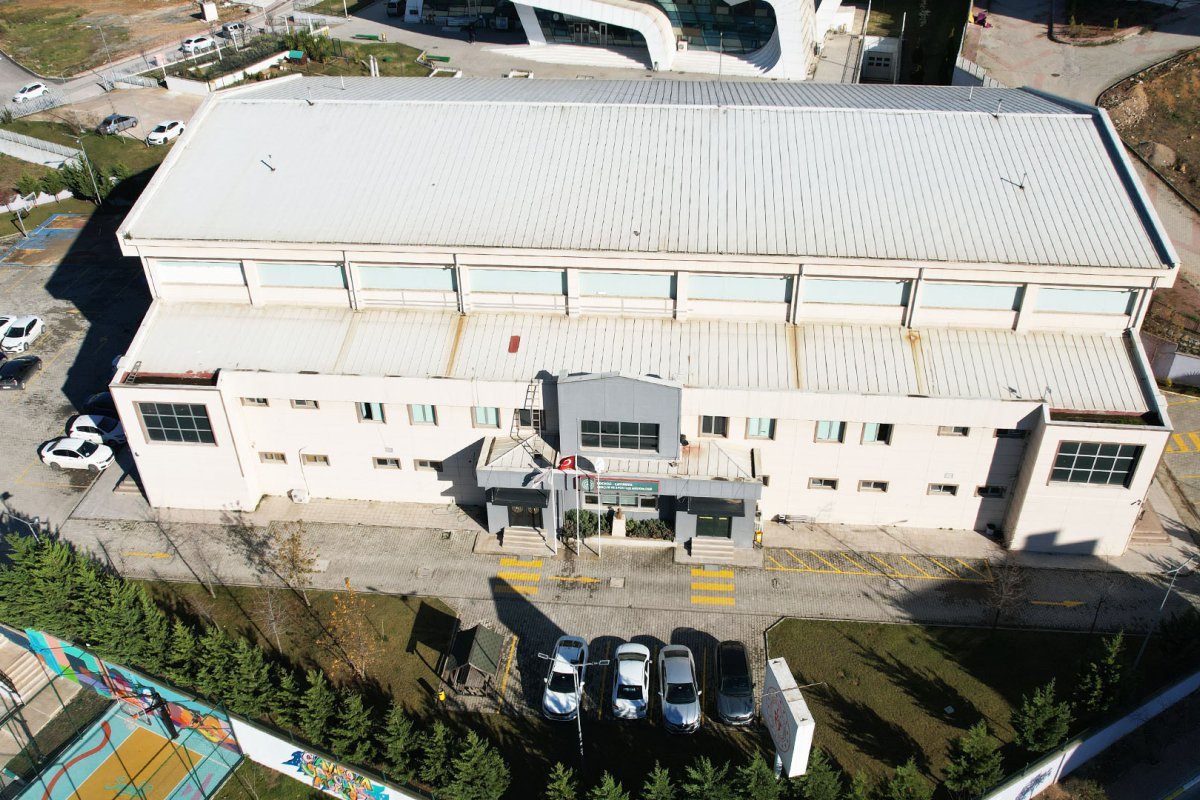 Akse Kapalı Spor Salonu